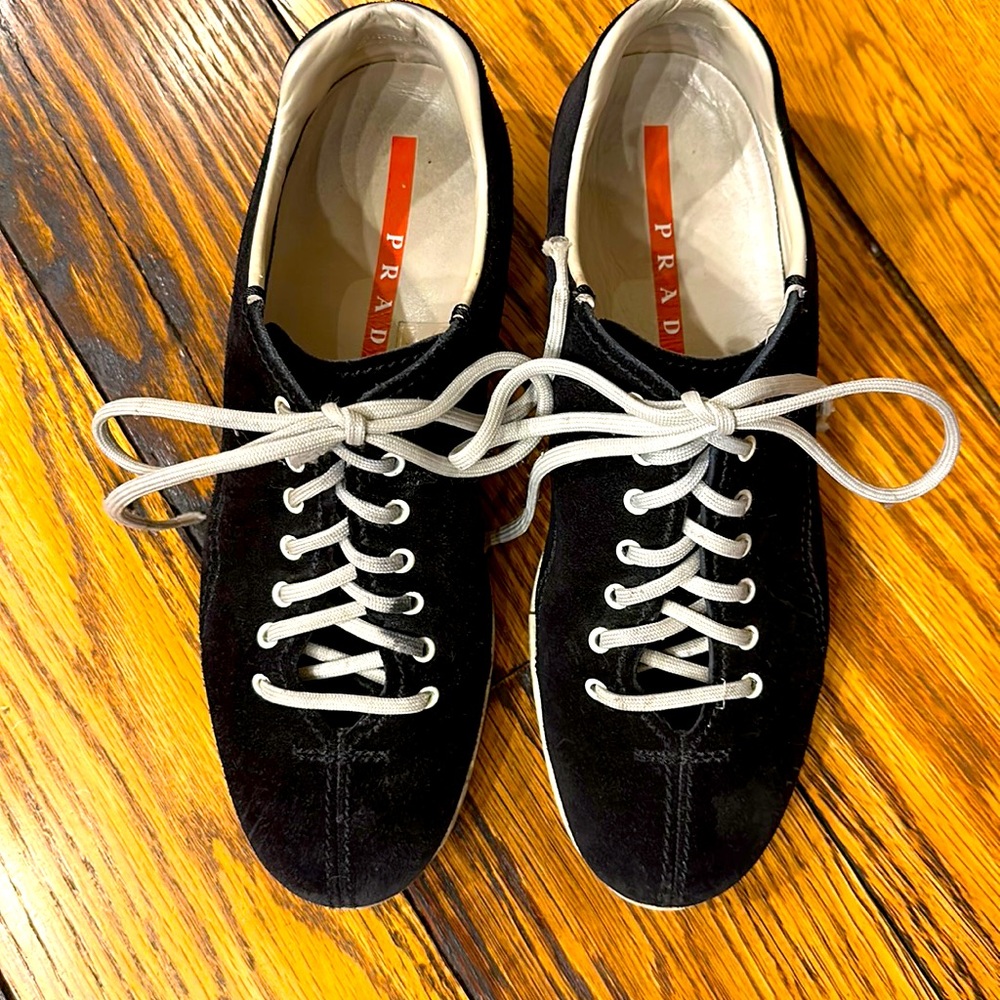 AUTHENTIC PRADA WOMENS BLACK SUEDE LACE UP SNEAKERS IN SIZE 39